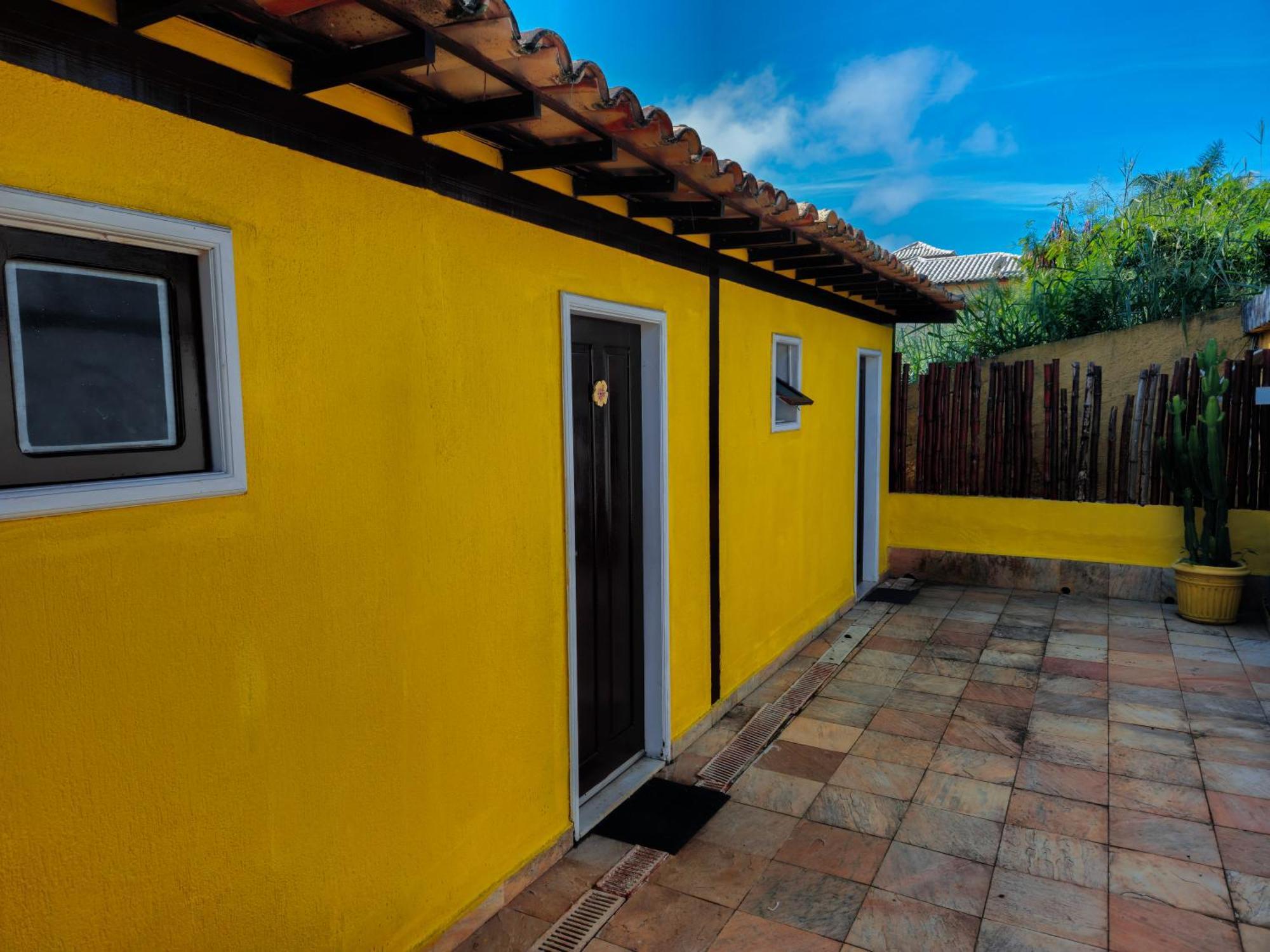 Bliss Hotéis Bella Vista Búzios Exterior foto The yellow house